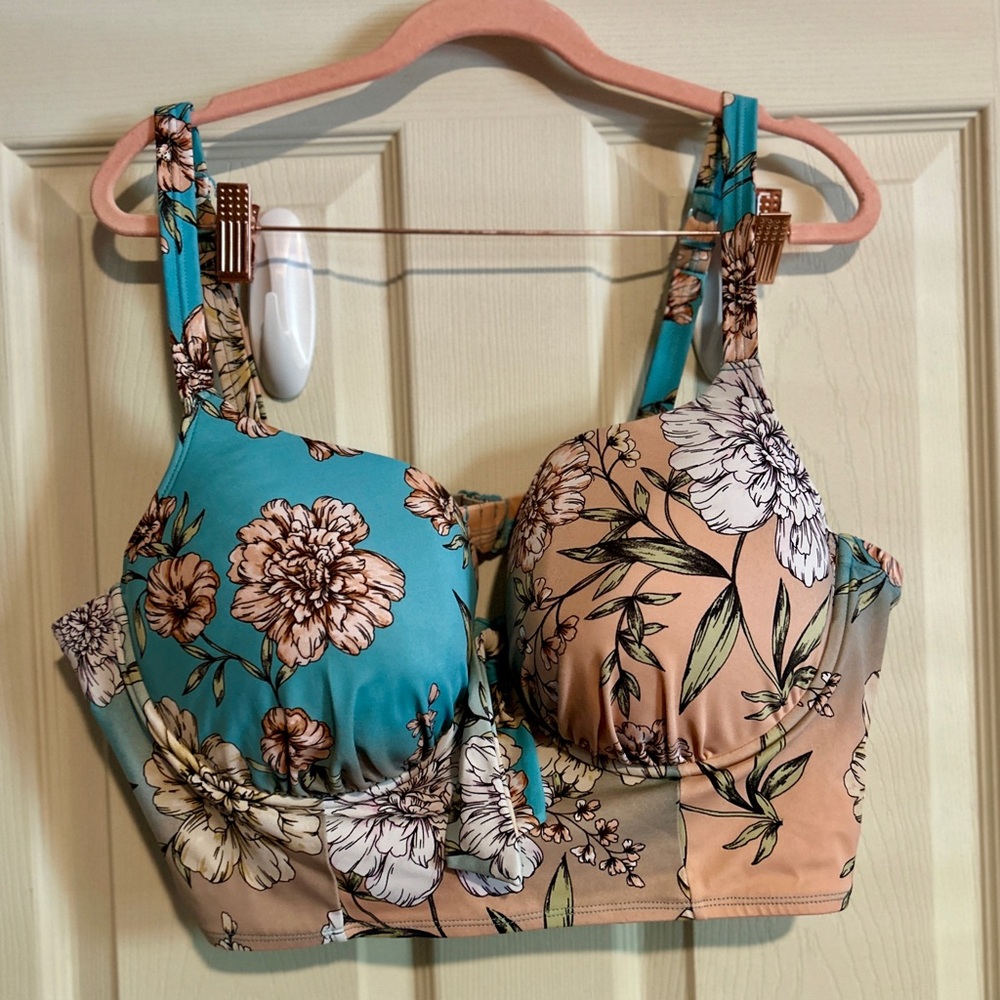 Torrid Floral Print swim top with Molded Cups